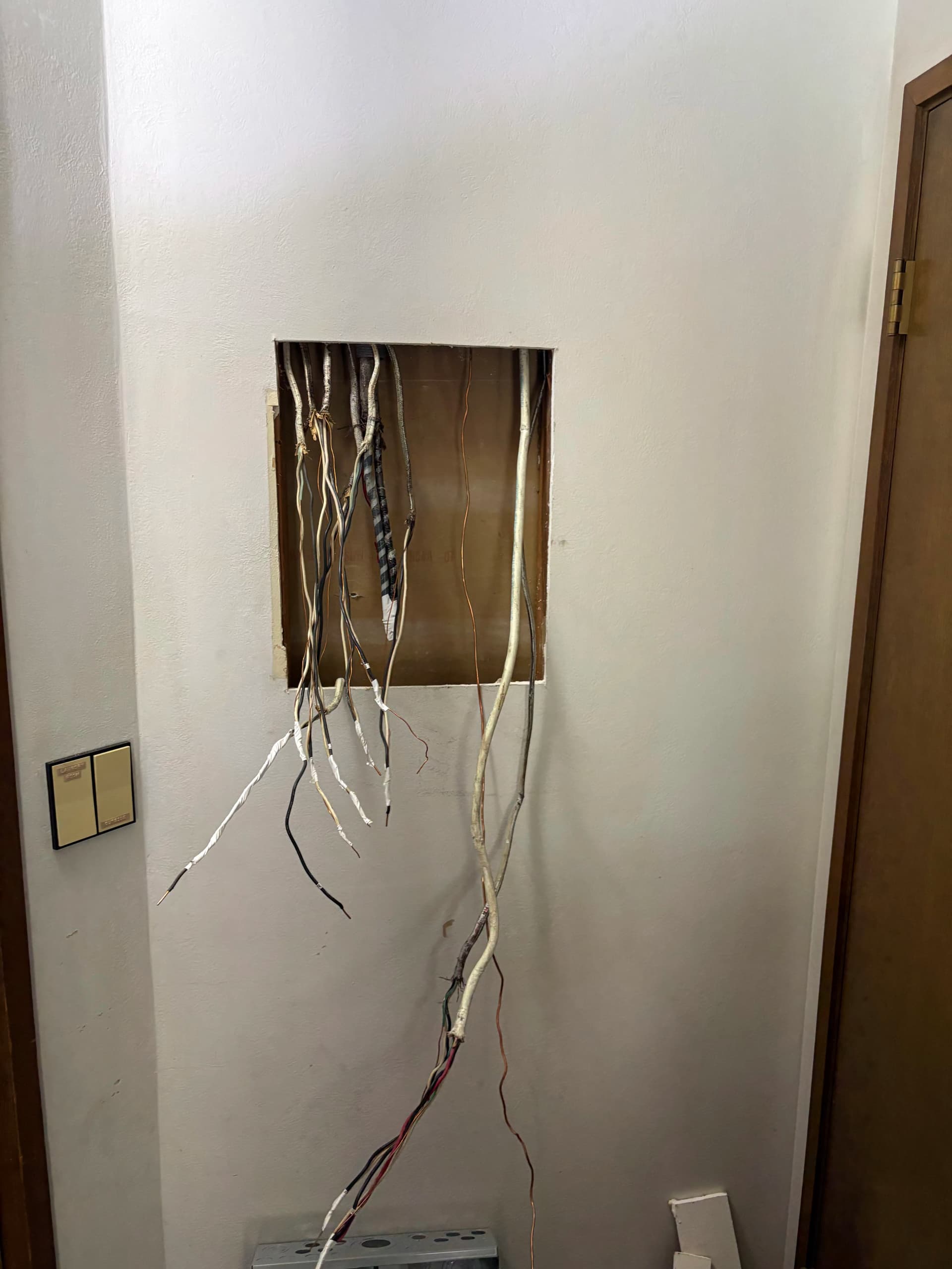 Gallery photos for Zinsco Sub Panel Replacement with GFCI Pool Protection: Image #1