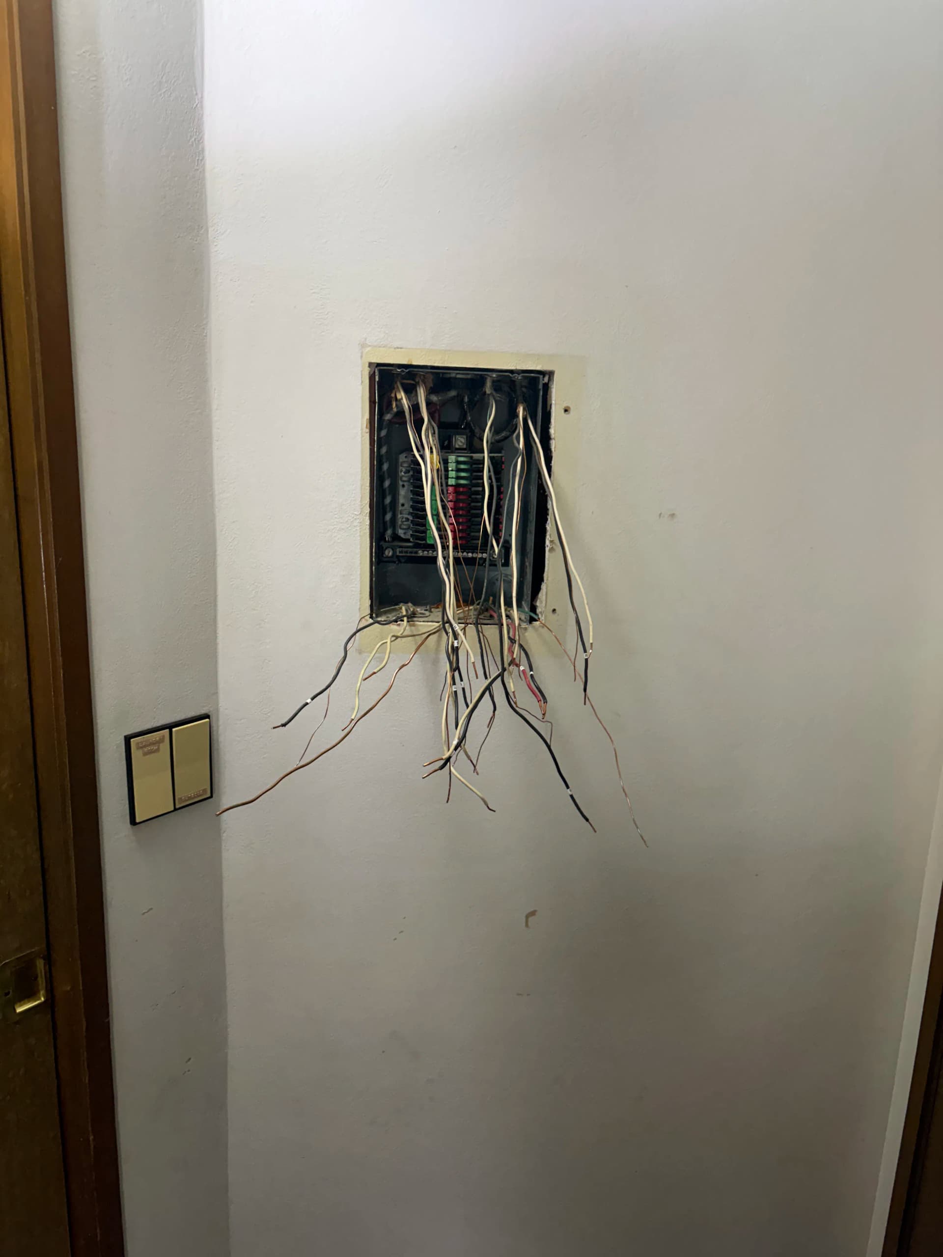 Gallery photos for Zinsco Sub Panel Replacement with GFCI Pool Protection: Image #2